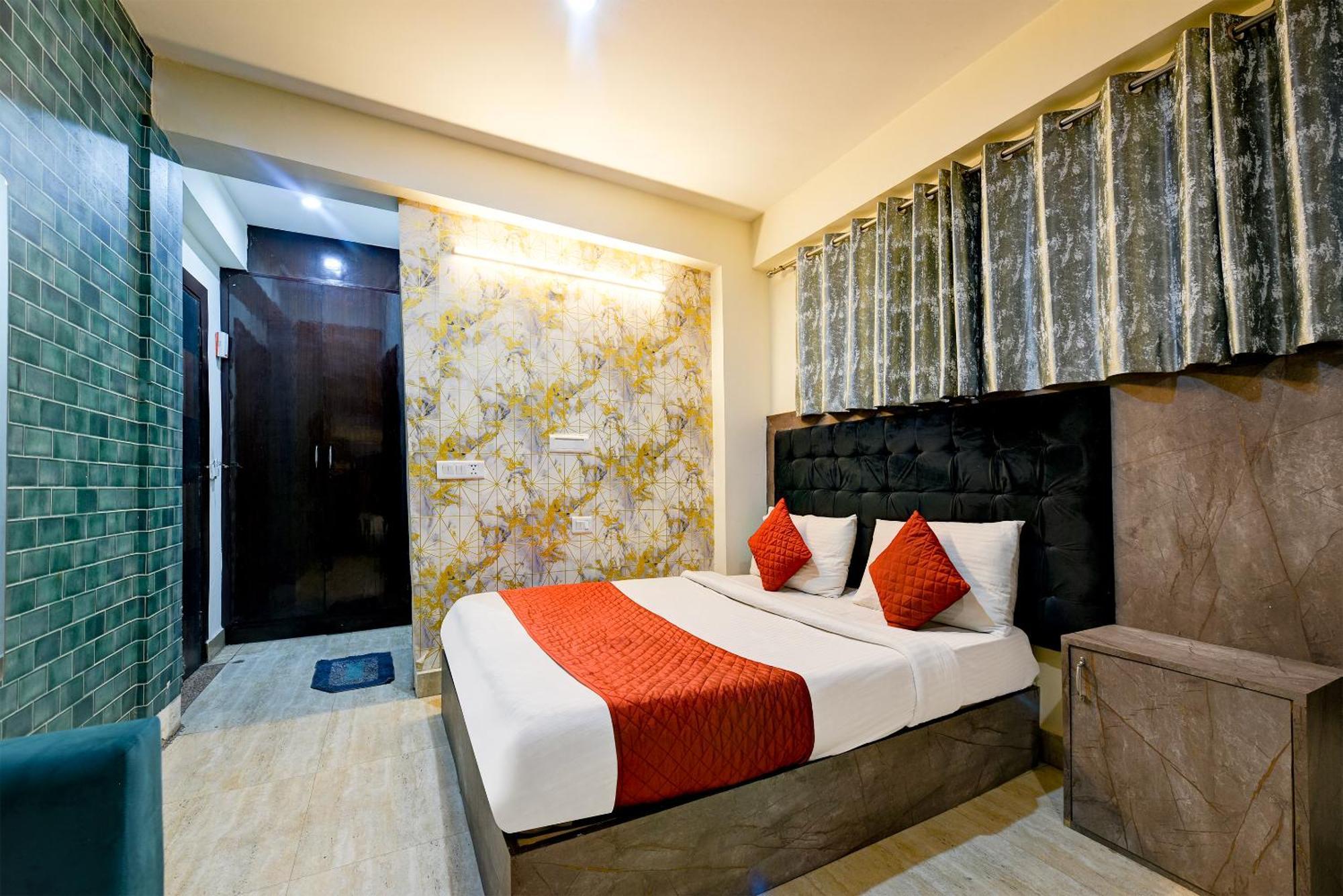 Hotel Square Plaza At Airport Új-Delhi Kültér fotó